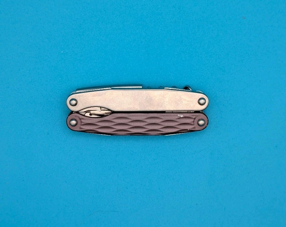 Leatherman Juice C2 Gray Knife Multi Tool! RETIRED!