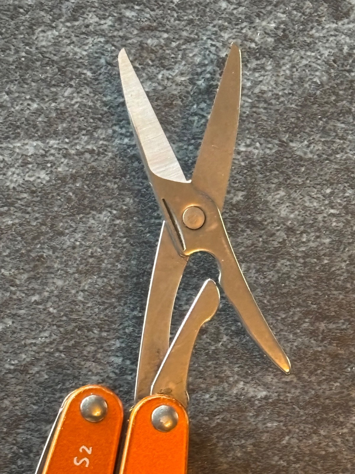 Rare Leatherman JUICE S2 orange with sheath. FREE SHIPPING!
