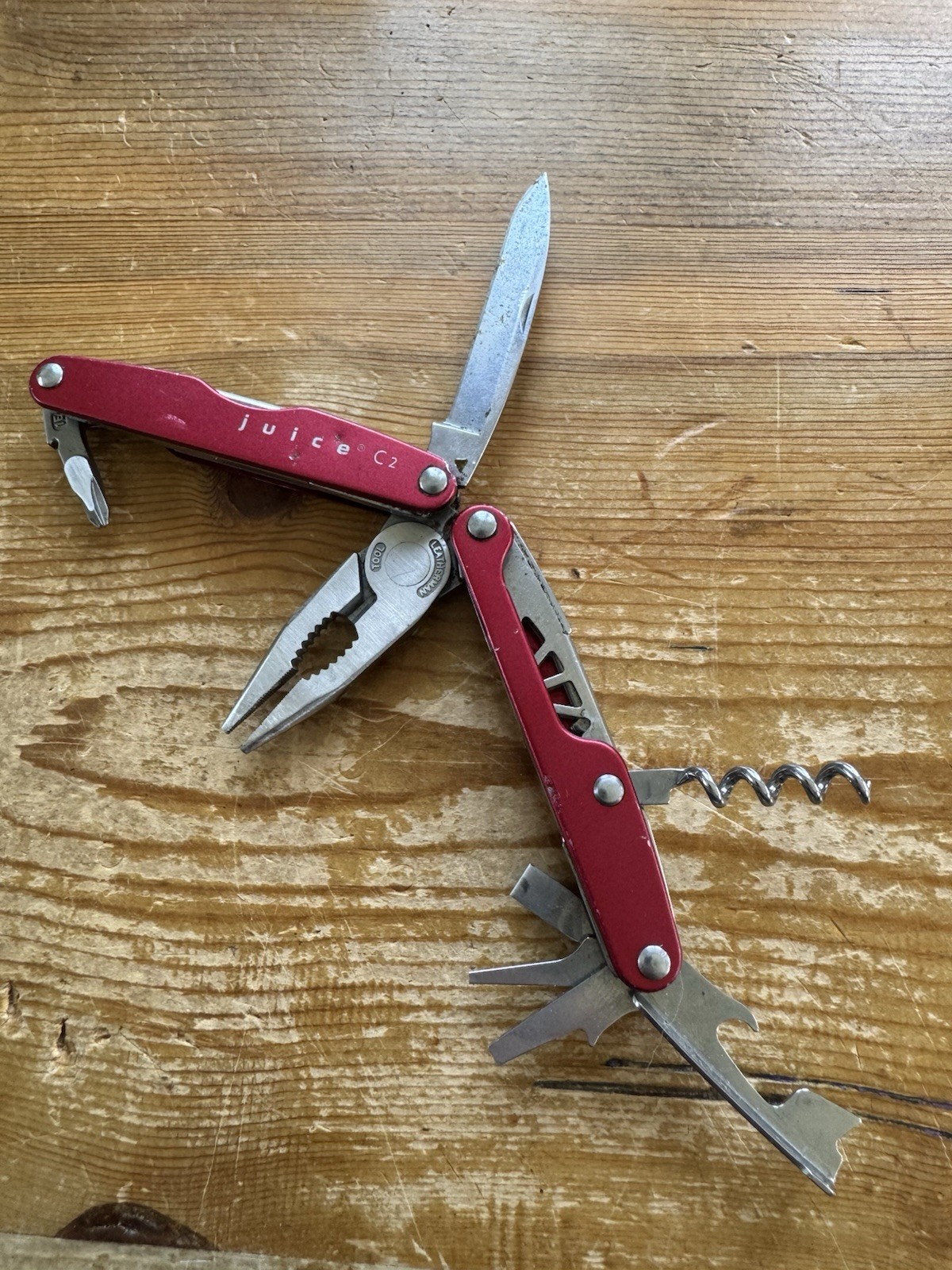 Leatherman Juice C2 Red Multi Tool! RETIRED!