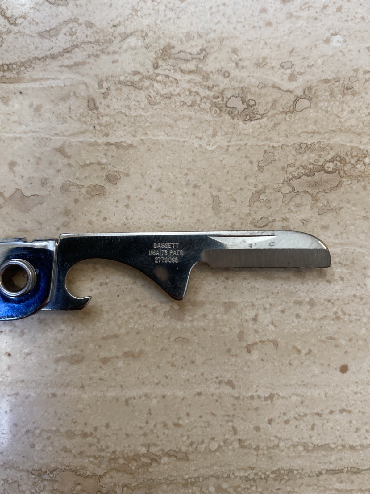 VINTAGE BASSETT SINGLE BLADE POCKET KNIFE WITH BOTTLE OPENER MADE IN USA TGD13