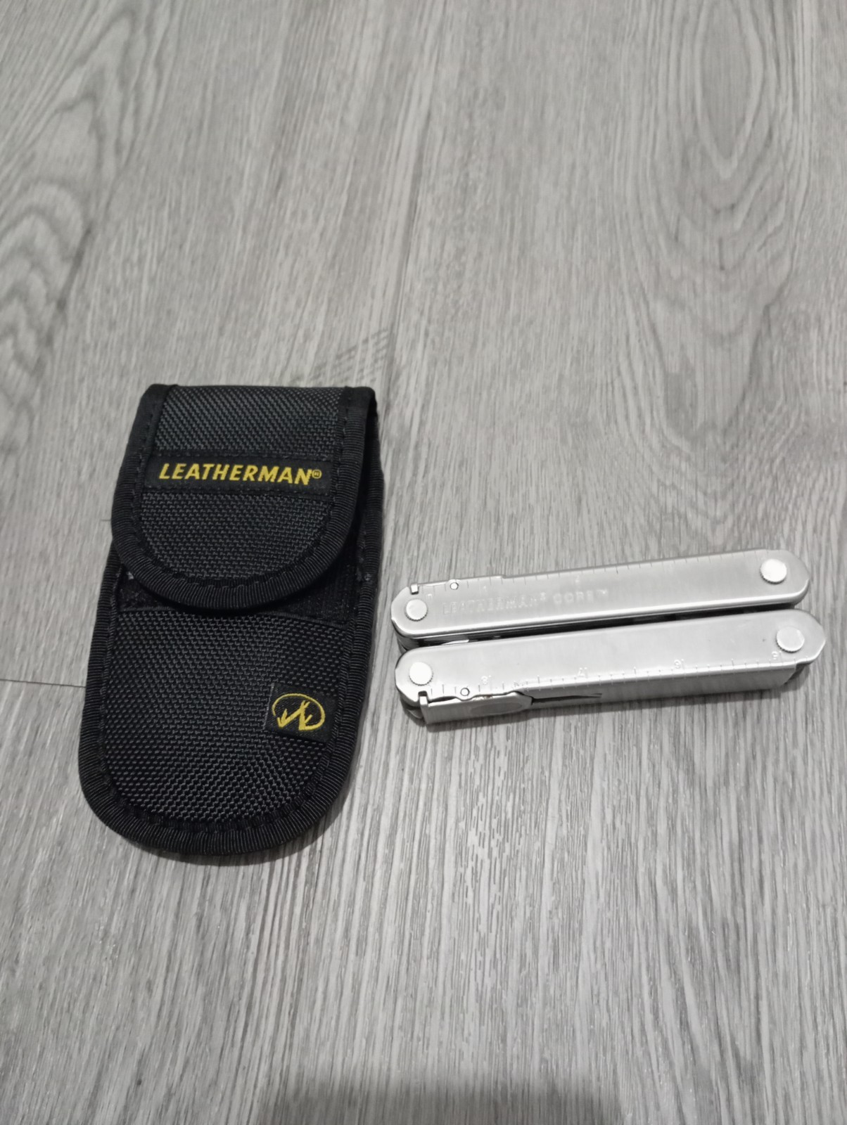 Leatherman Core Multi-Tool Knife Plier 2007 Date Code with Leather Sheath
