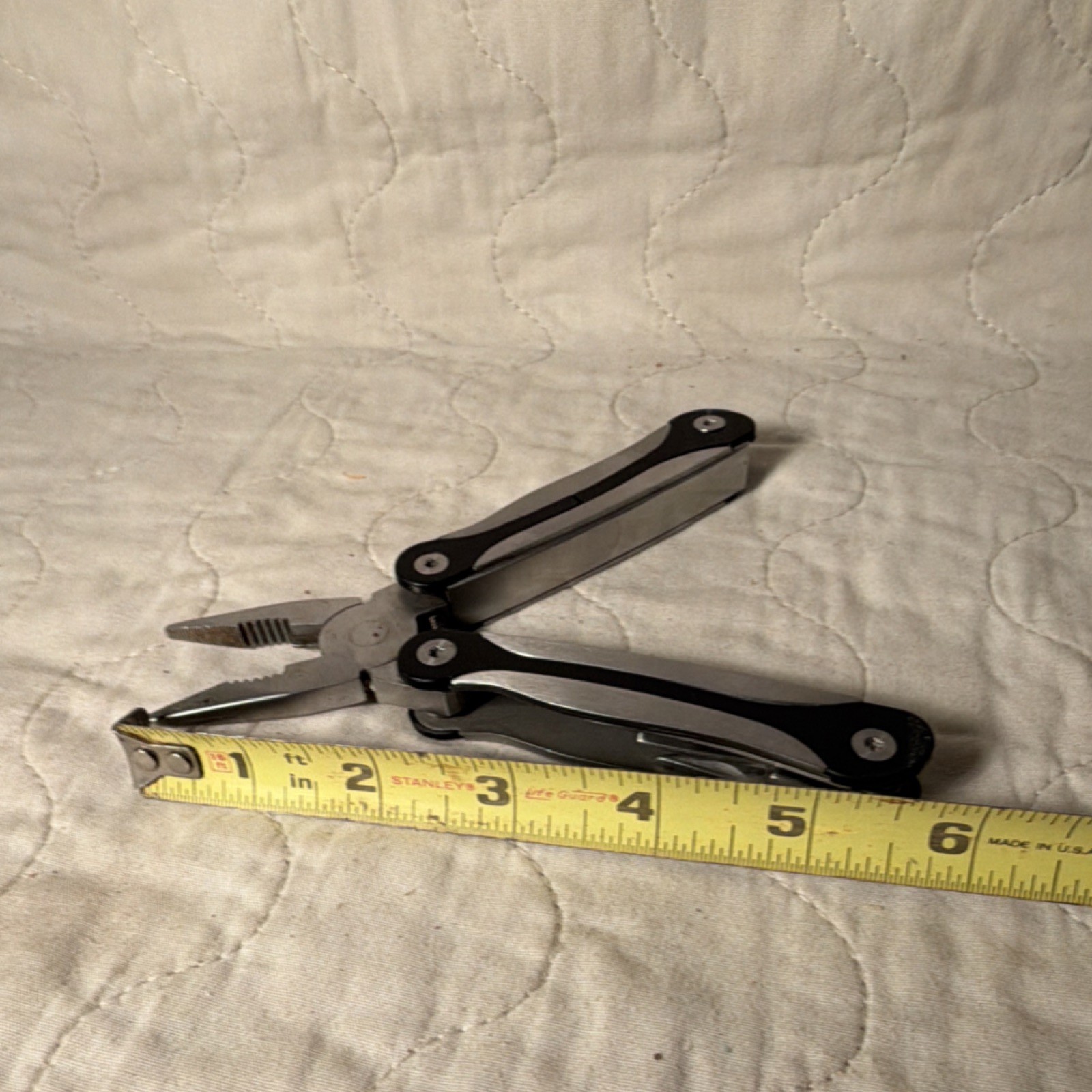 Silver Black Stainless Steel Multi-Tool, 8 Functions, 4″ Closed, Pliers, Knife