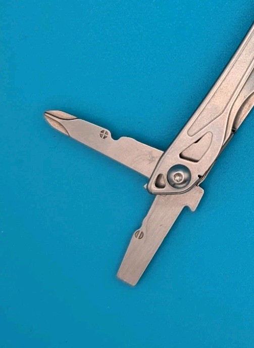 LEATHERMAN WINGMAN MULTI-TOOL! FAST SHIPPING!