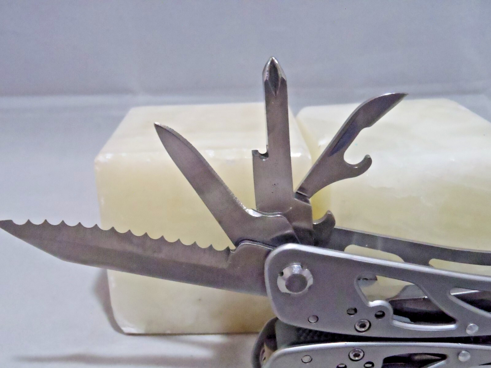Winchester Folding Multi-Tool Utility Knife Pliers,etc model 4661217A2