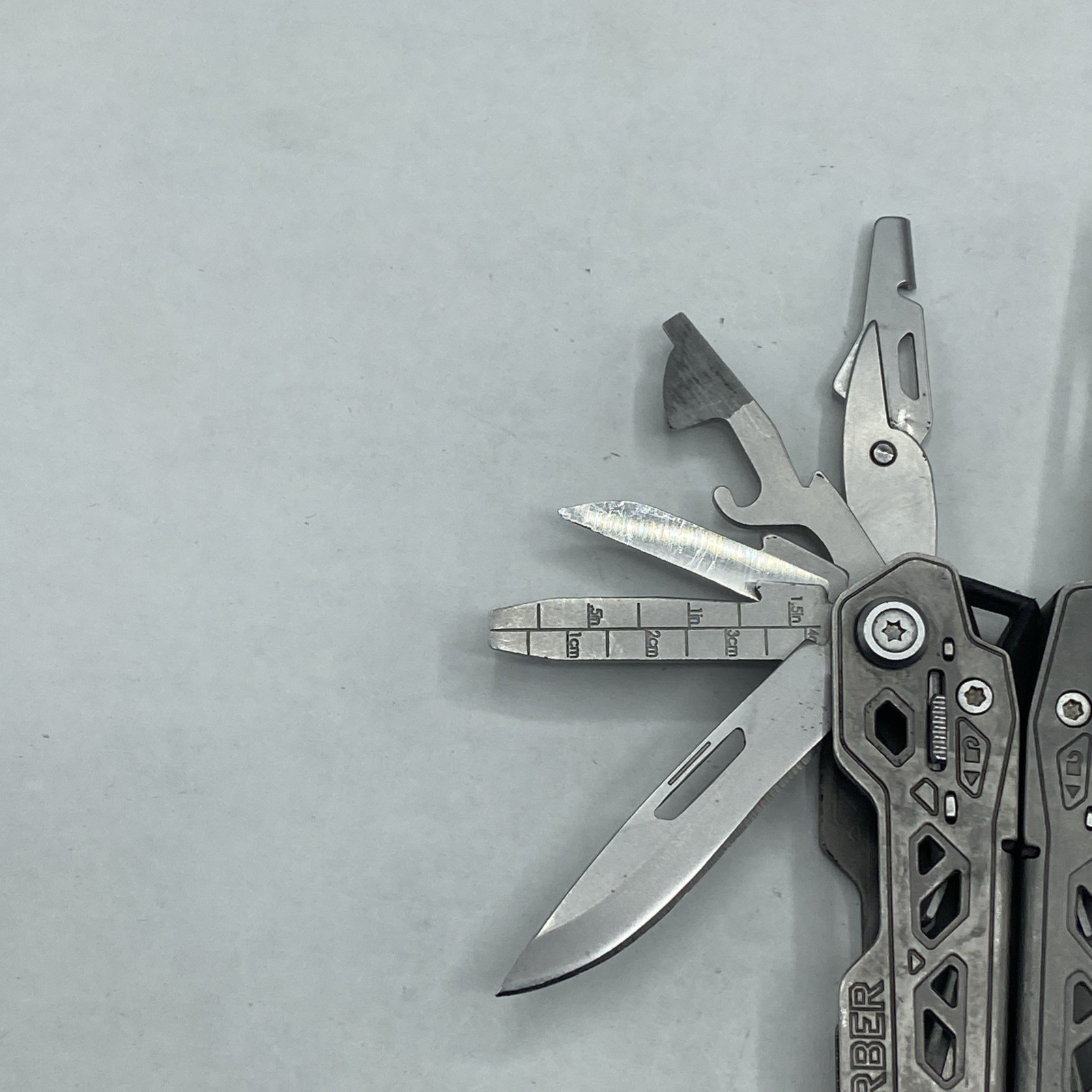 Gerber Truss Multi Tool with Sheath – Gray