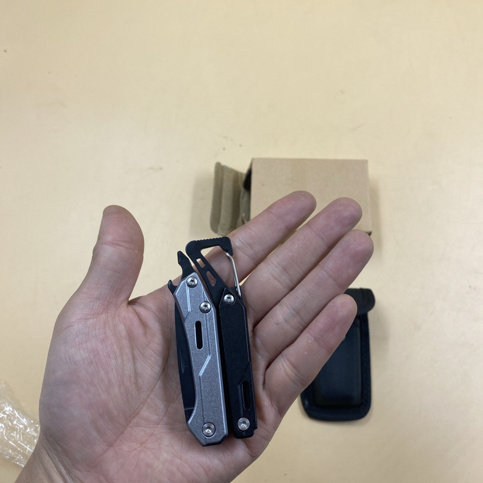 Mini Pocket Keychain Multi-Tool /for Travel Camping Daily Task / Knife /M6