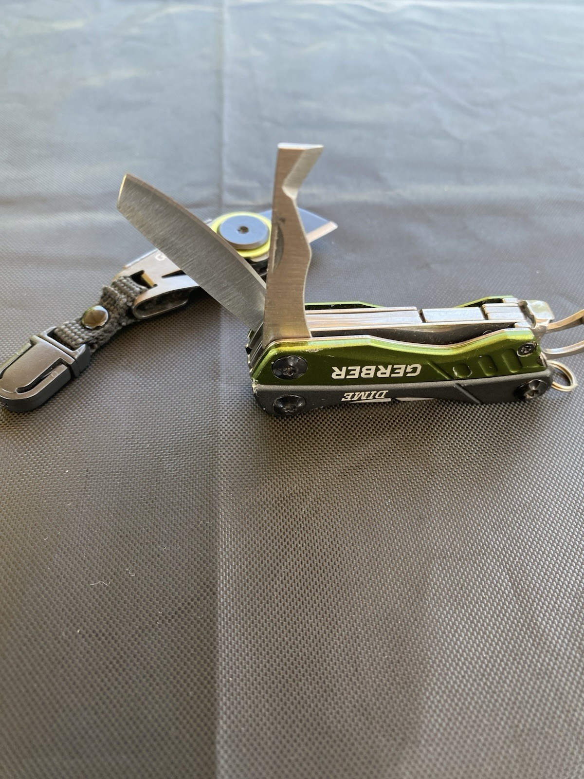 GERBER Dime Multi Tool & Keychain Knife Green Lanyard Zipper Pull L@@K L@@K!
