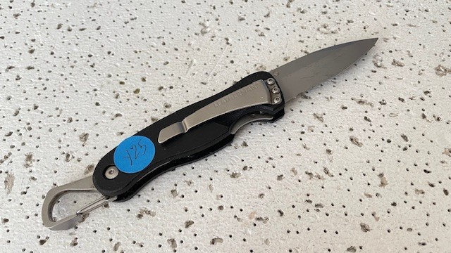 Leatherman Knife C33LX Combo Blade Folding Pocket Knife Linerlock Black Handle –