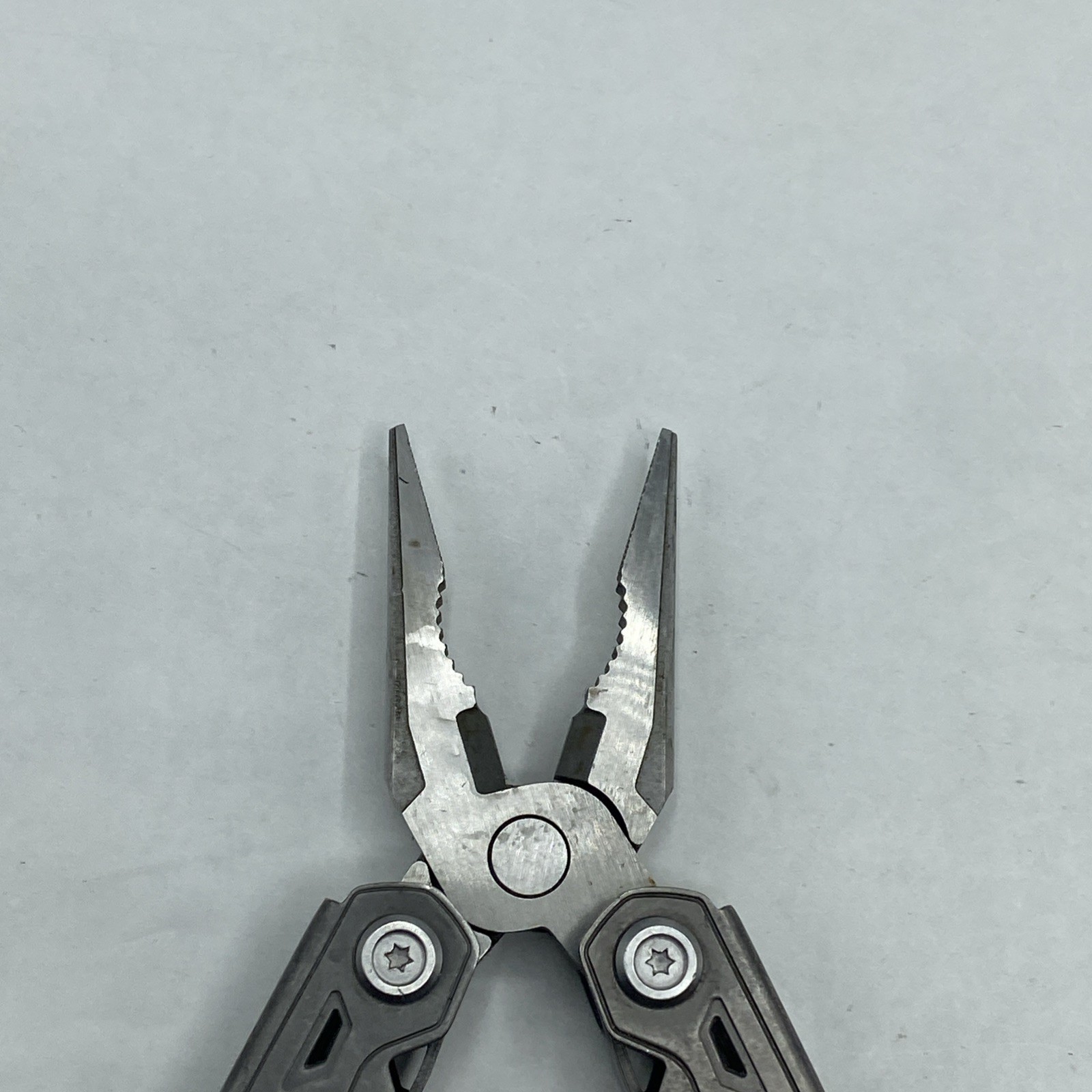 Gerber Truss Multi Tool with Sheath – Gray
