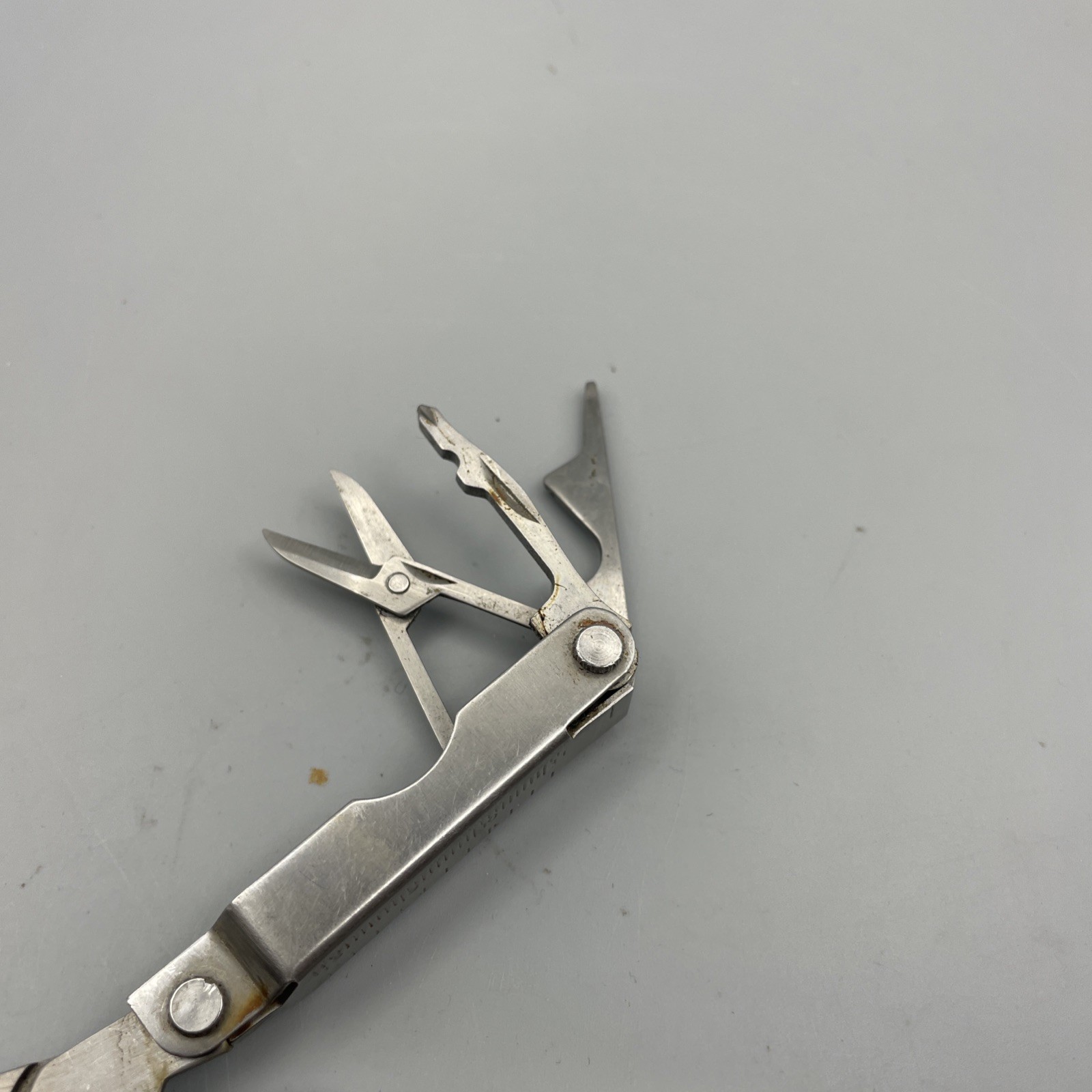 Husky Small Multi-Tool, 2 1/2” Long Closed