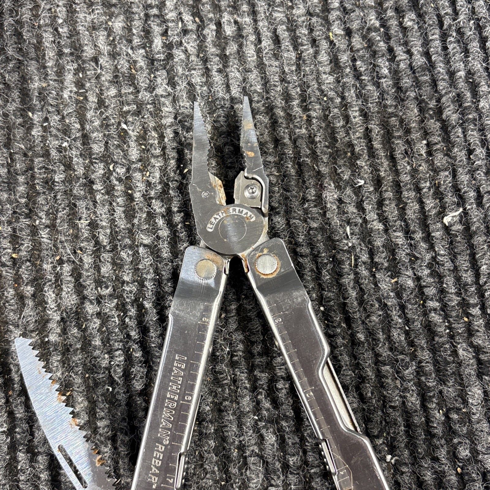 Leatherman REBAR Multi-Tool (082)