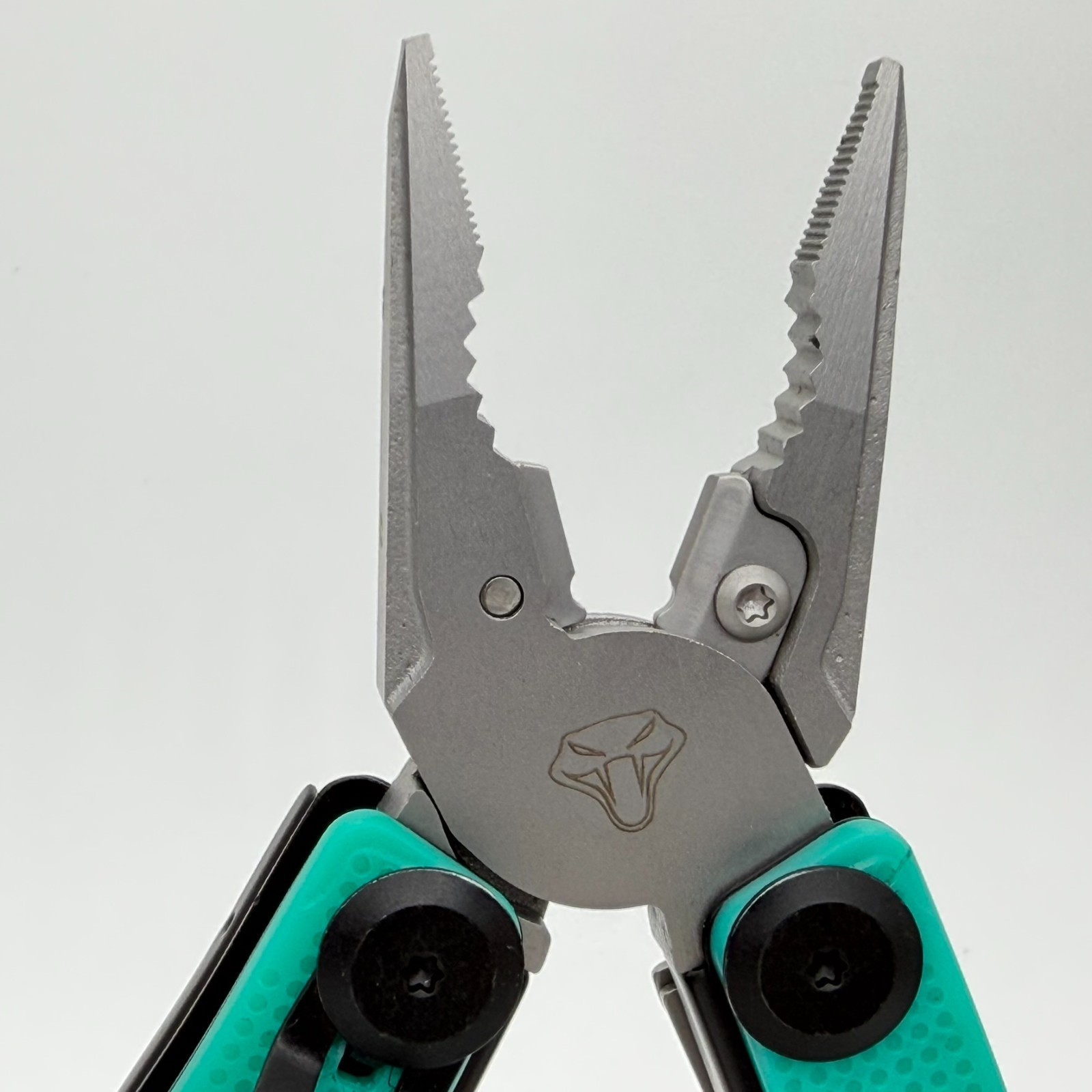 SIUPRO 18-in-1 Tactical Multi-Tool Black Stainless Steel Folding Pliers Sheath