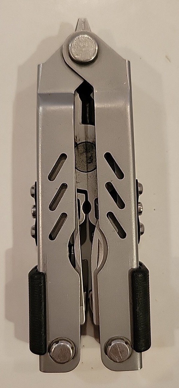 Gerber MP400 Folding Multi-Tool Knife Hunting Camping Hiking Prepper EUC