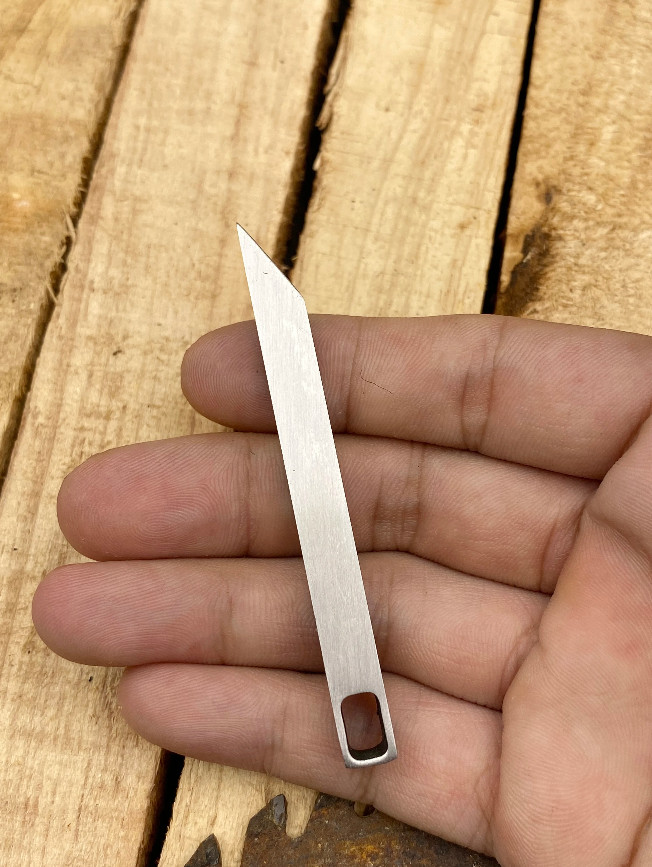 1pc EDC Pry Bar Stainless Steel Keychain Pocket Tool for Everyday Carry – NEW