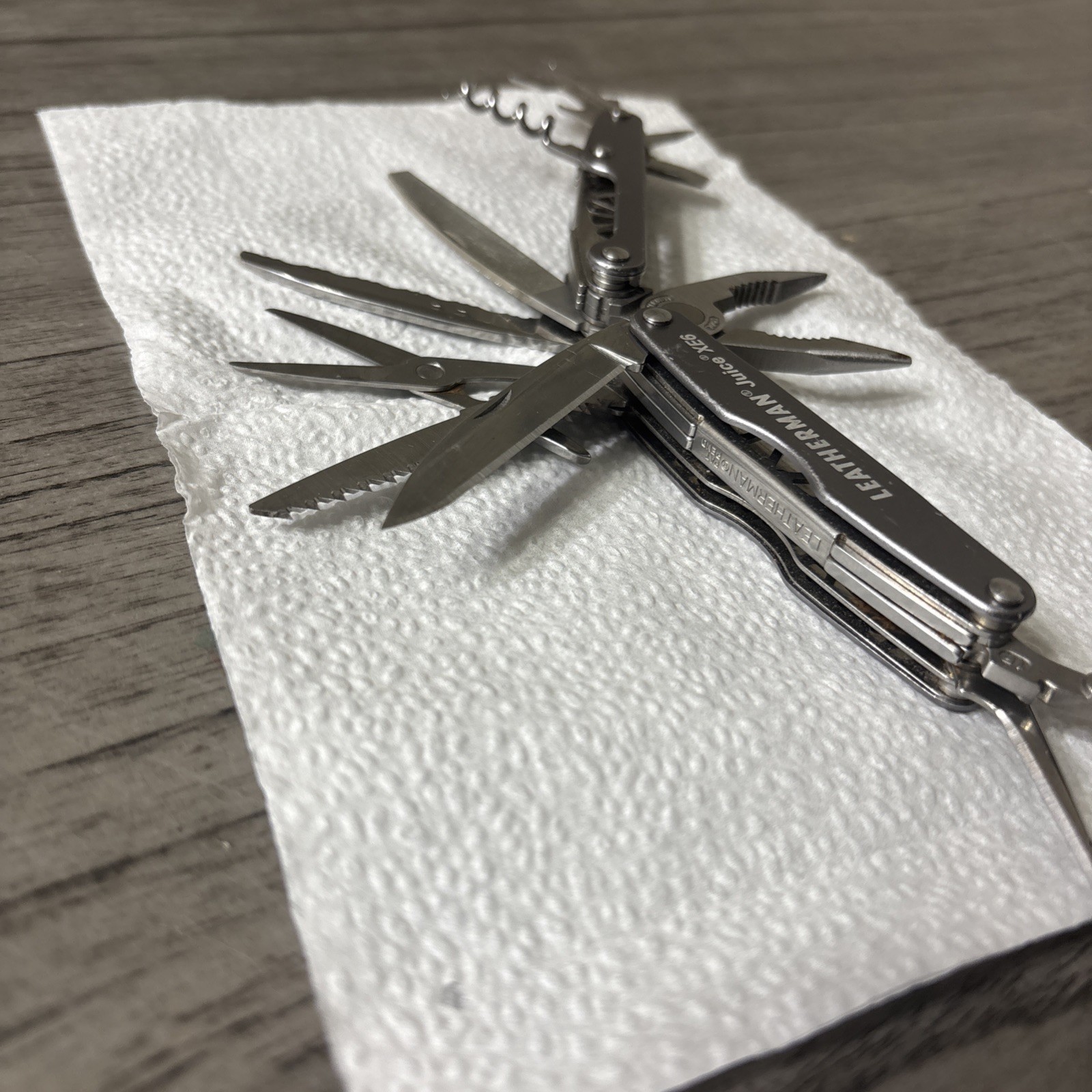 Leatherman Juice Xe6 Multi-Tool 18 Tools Gray