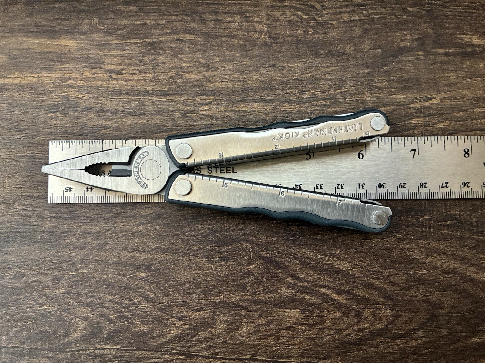 LEATHERMAN Kick Multi-Tool With Sheath