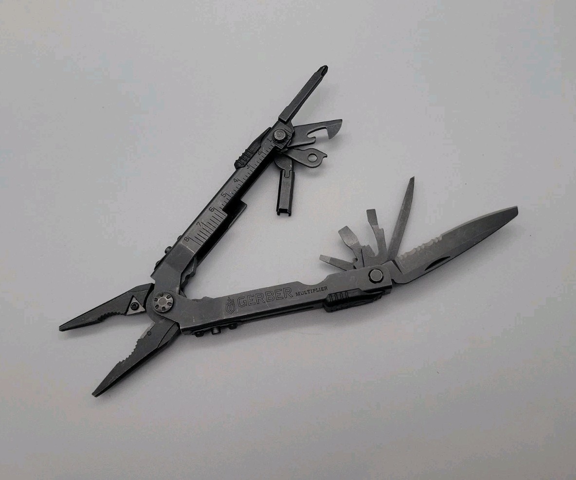 Gerber MP600-ST Multi-Plier Multi-Tool w/ Sight Tool – Black – DISCONTINUED