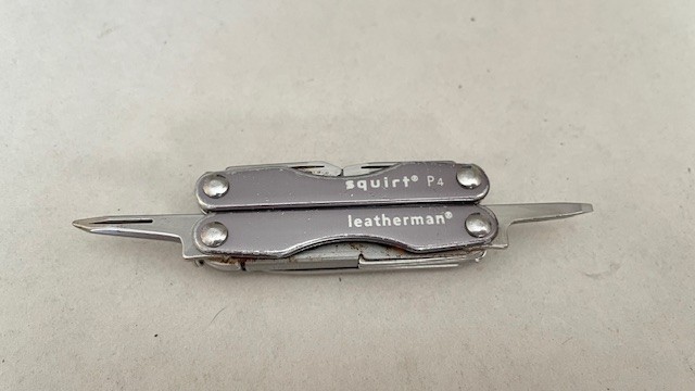 Leatherman Squirt P4 Vintage Gray Multi Tool Pliers,Knife,Keychain – Great