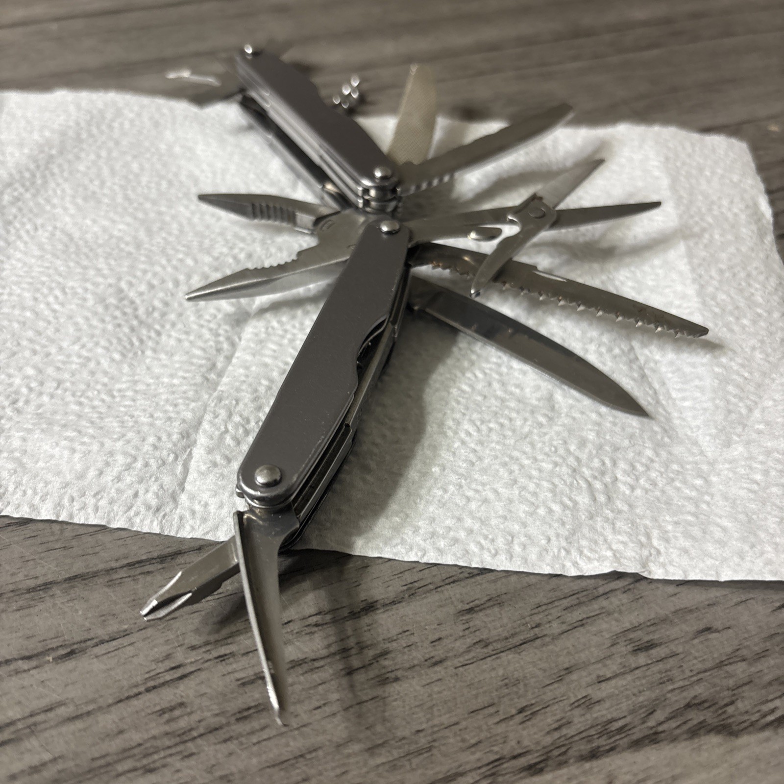 Leatherman Juice Xe6 Multi-Tool 18 Tools Gray