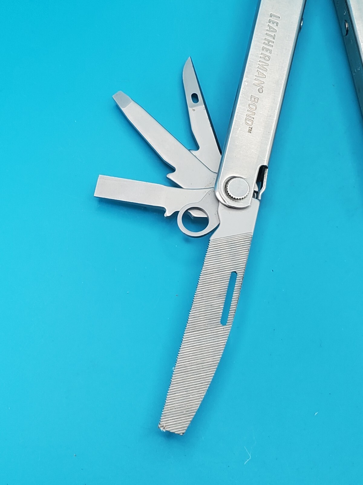 LEATHERMAN Bond Multitool, Stainless Steel Everyday Tool!