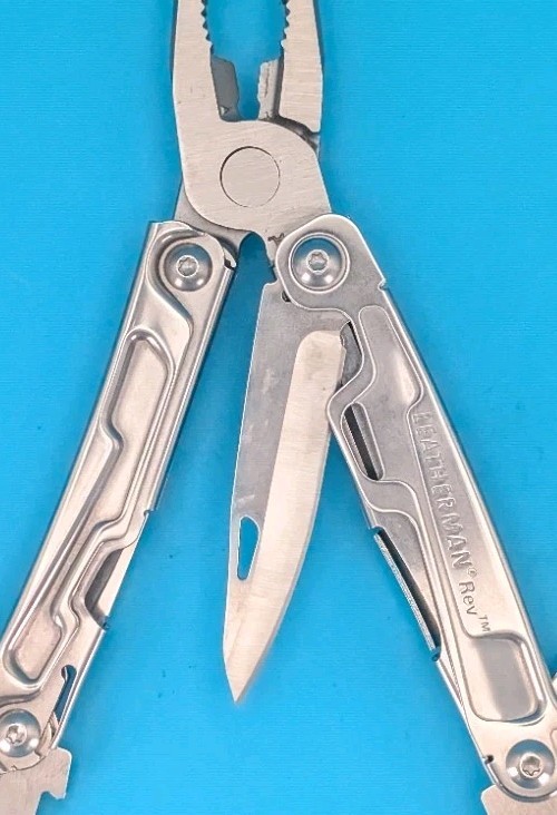 Leatherman Rev 3.8″ Multi-Tool, Stainless!