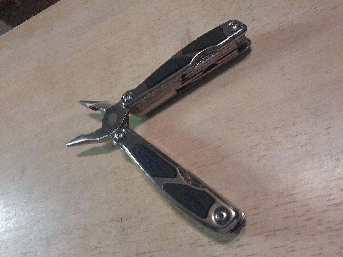 BLUE POINT BLPMT12 Multitool w/LED Work Light