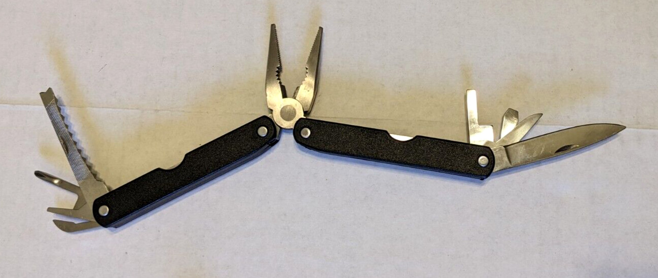 VINTAGE SENTINEL 12 FUNCTION MULTI-TOOL / CAMPING SURVIVAL SET, BELT POUCH
