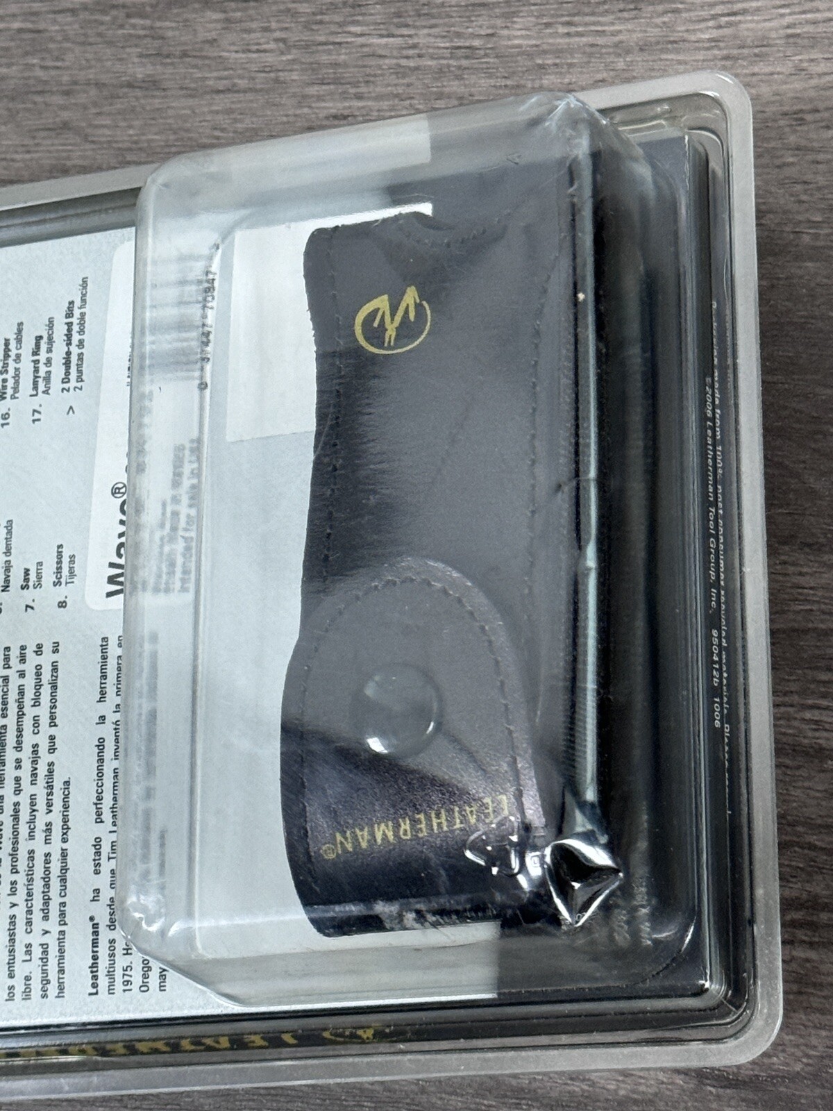 Leatherman New Wave/2nd generation Wave multitool with leather Sheath, sealed.