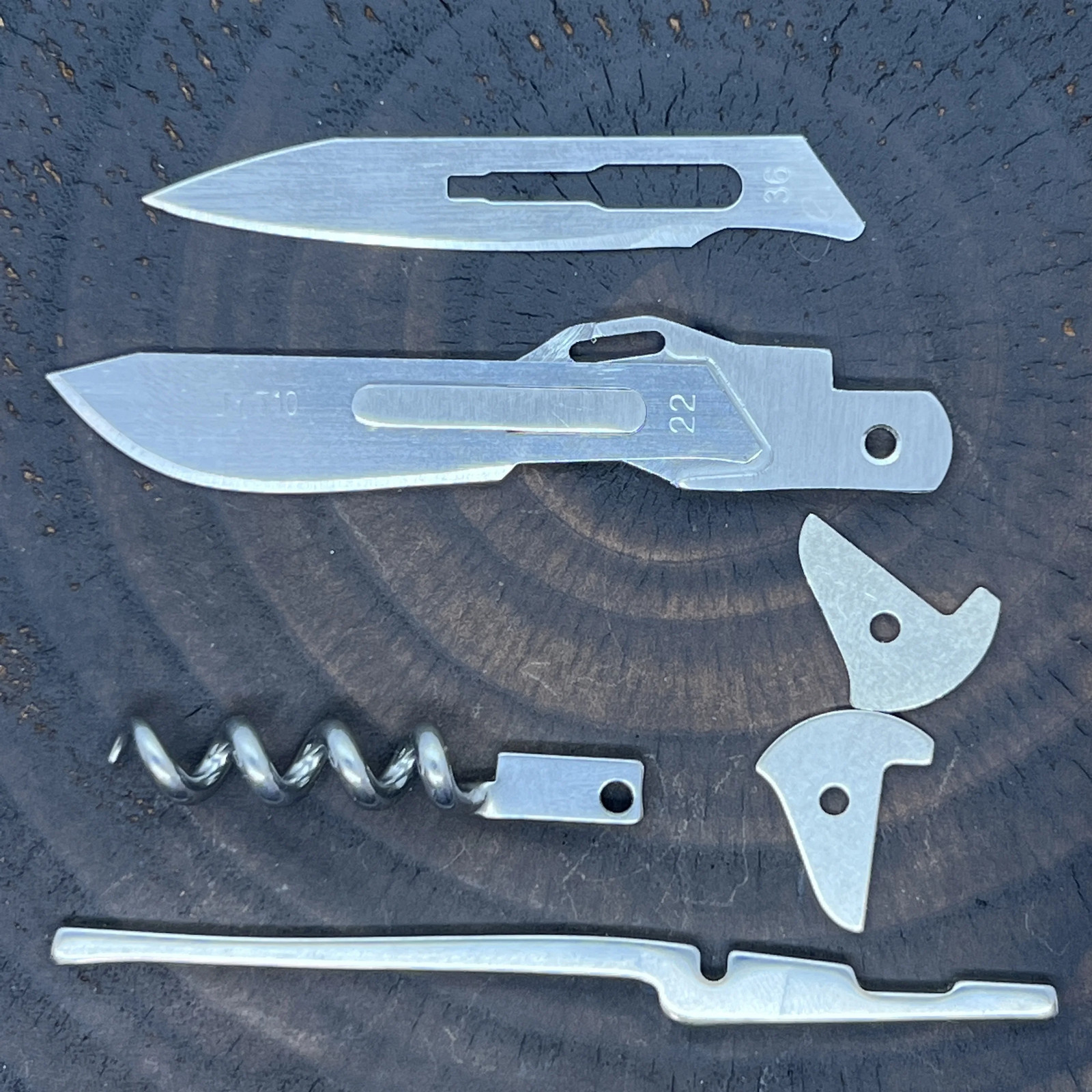Scalpel Handle with Thumb Hole Fit #36 Blade For 91mm Victorinox SAK MOD