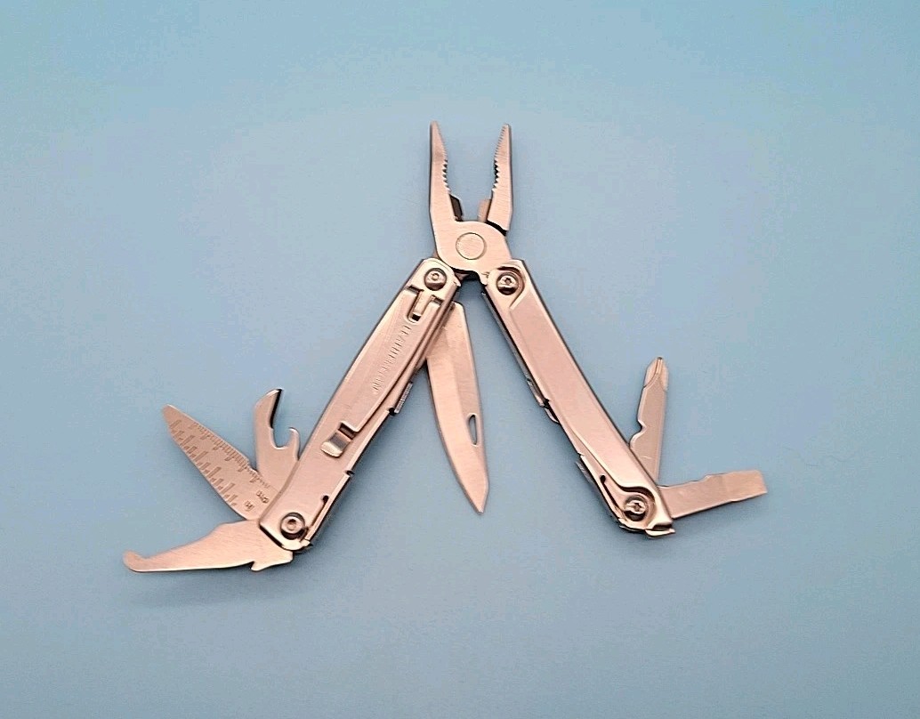 Leatherman Rev Multi-Tool – Pliers, Knife, Screwdrivers, Can Opener, File