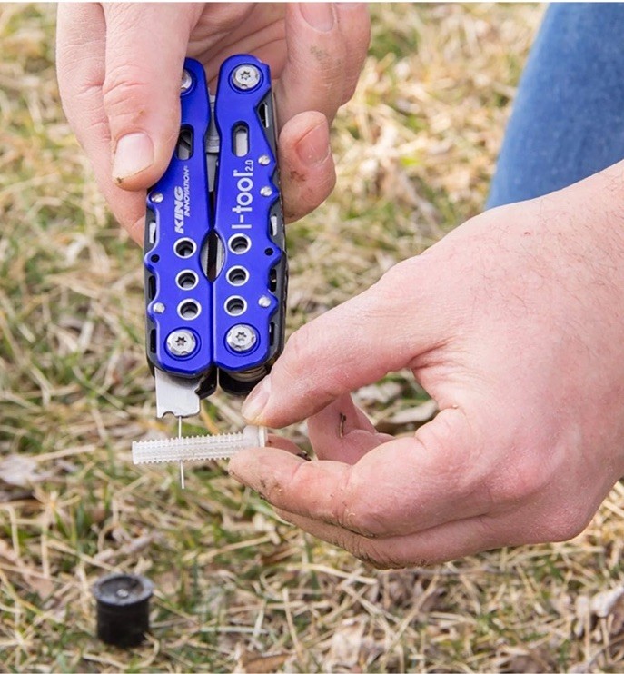King Innovation 46600 Irrigation Multi-Tool,Blue With Shealth In Good Condition