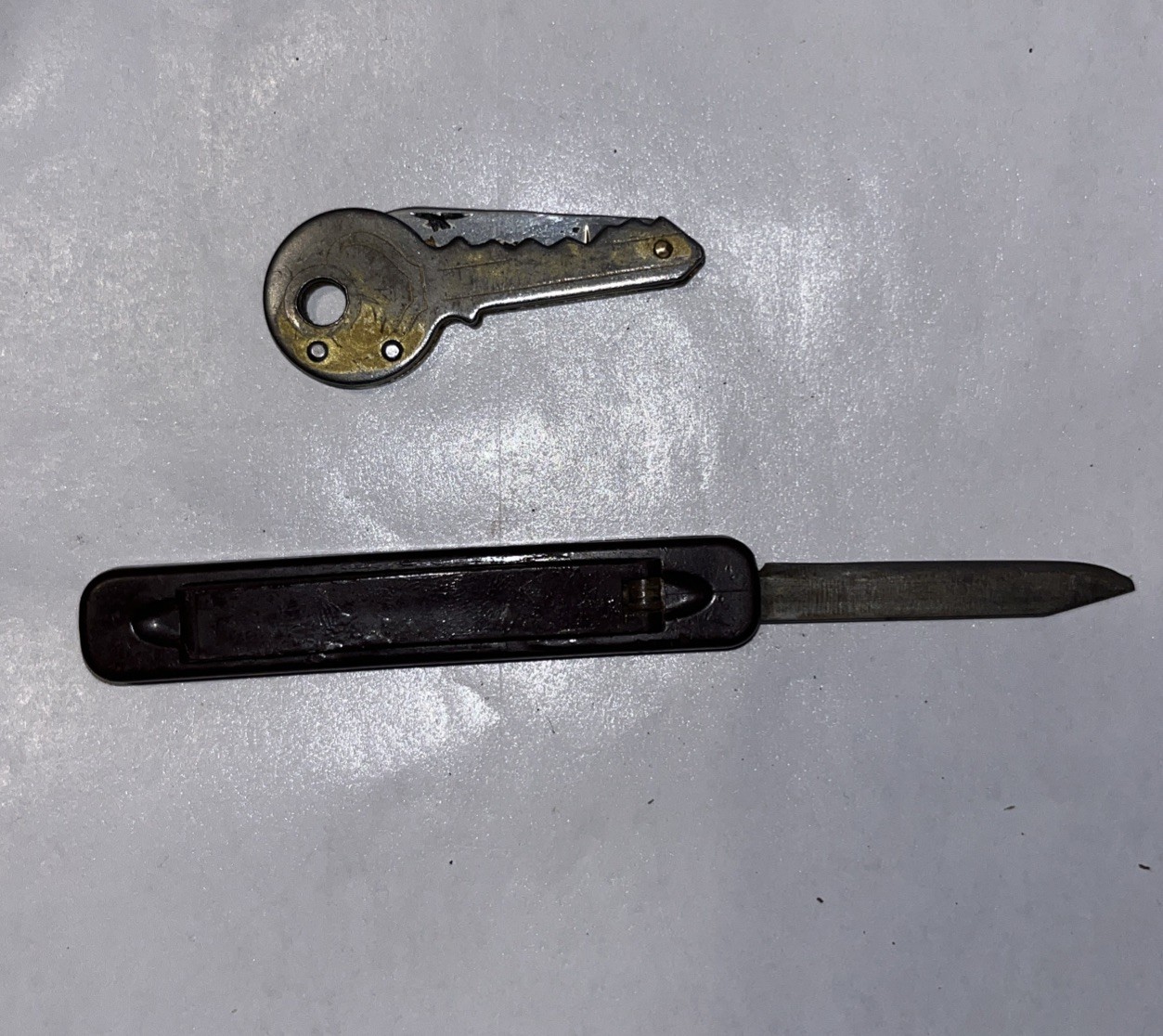 Mini Pocket Foldable Keychain Knife Small Vintage Secret Folding Knife B5