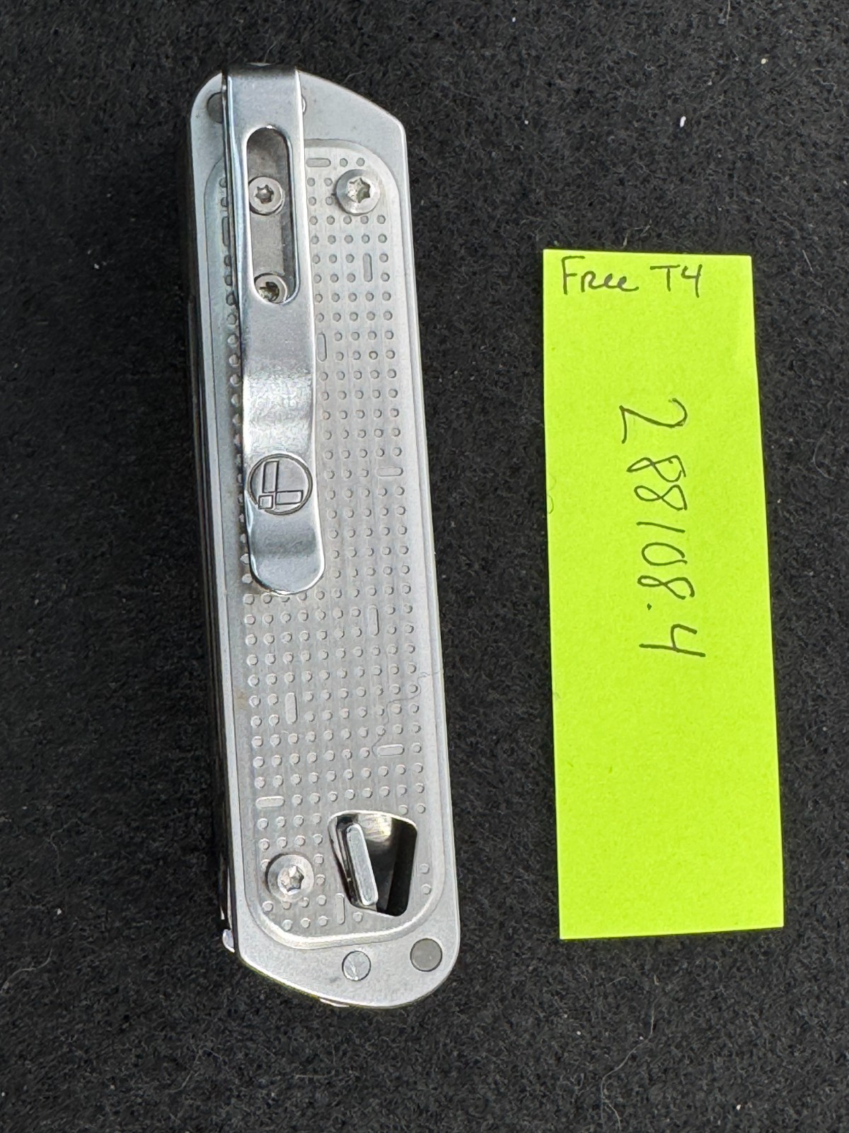 Leatherman Free T4 Multitool Silver Multi Tool Pocket Knife Camping Hunting