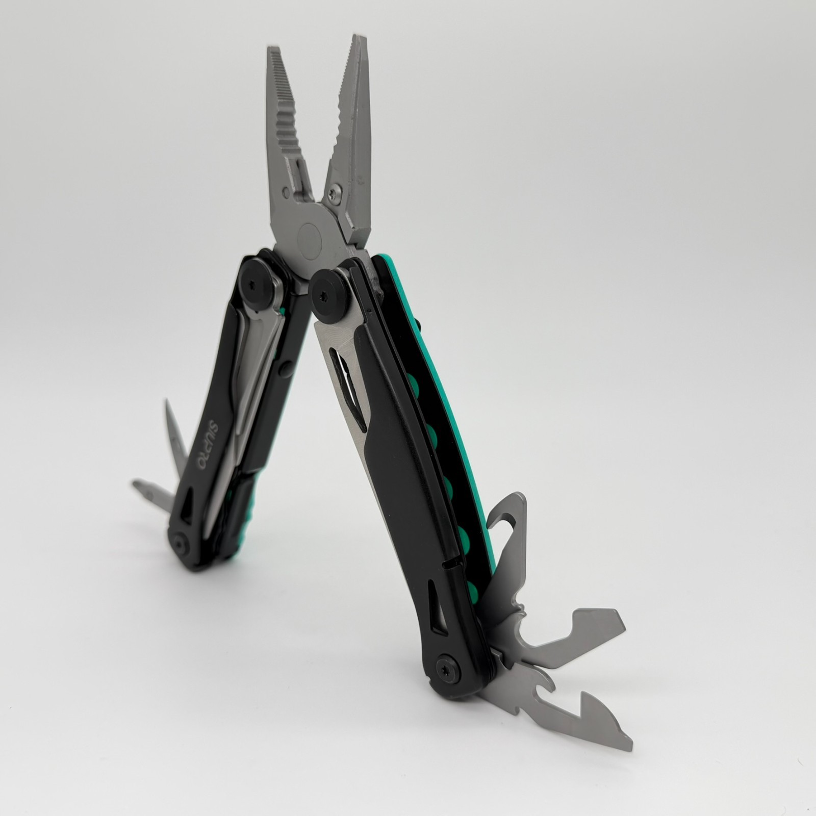SIUPRO 18-in-1 Tactical Multi-Tool Black Stainless Steel Folding Pliers Sheath
