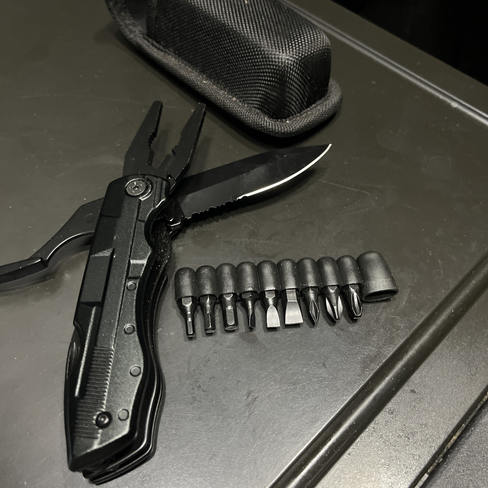 ONEAGE® 20-in-1 Multitool Knife w/ Screwdriver bits & Nylon Belt Shealth