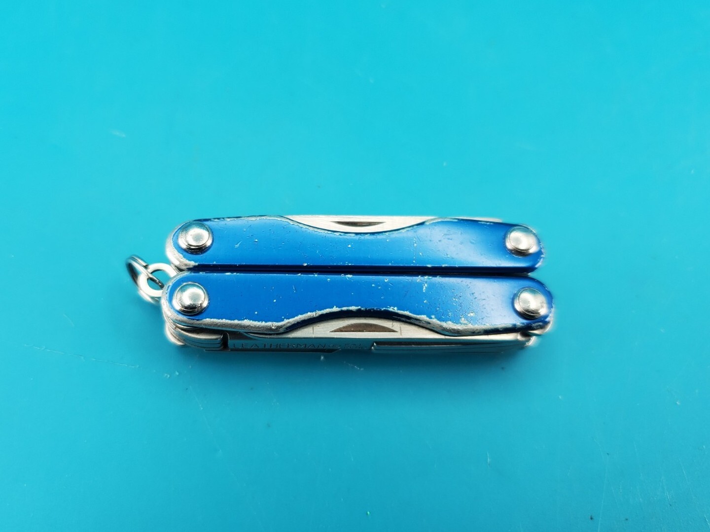 Leatherman “Squirt S4” Stainless Steel Multi Tool – BLUE!