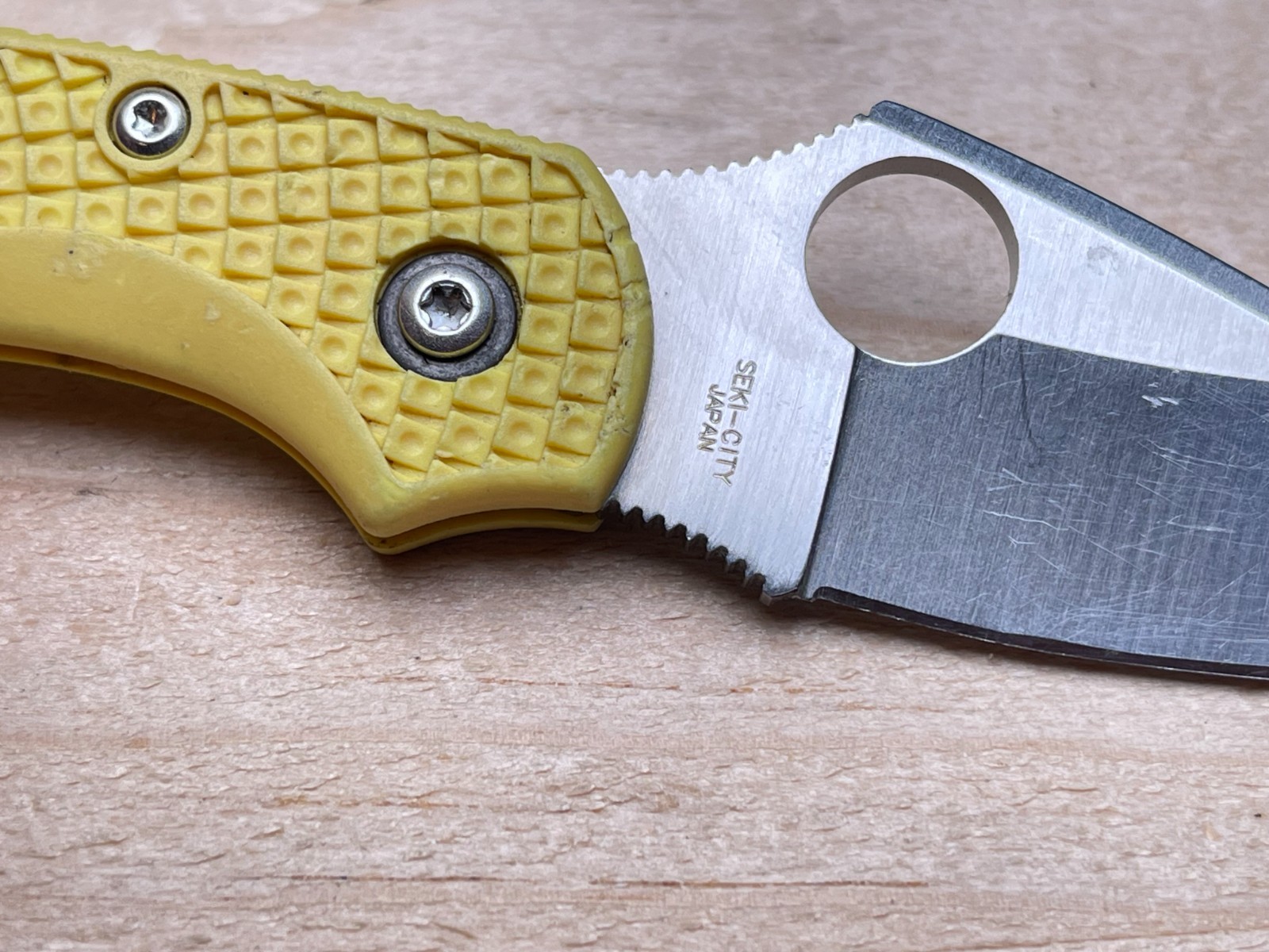 Spyderco Dragonfly Salt H1 Yellow Plain Edge Blade Folding Pocket Knife