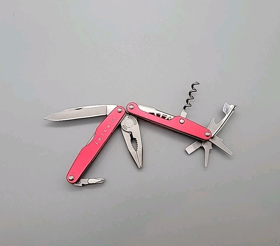 Leatherman JUICE C2 Multitool – Dated 1204 – Red – Knife, Pliers *Retired*