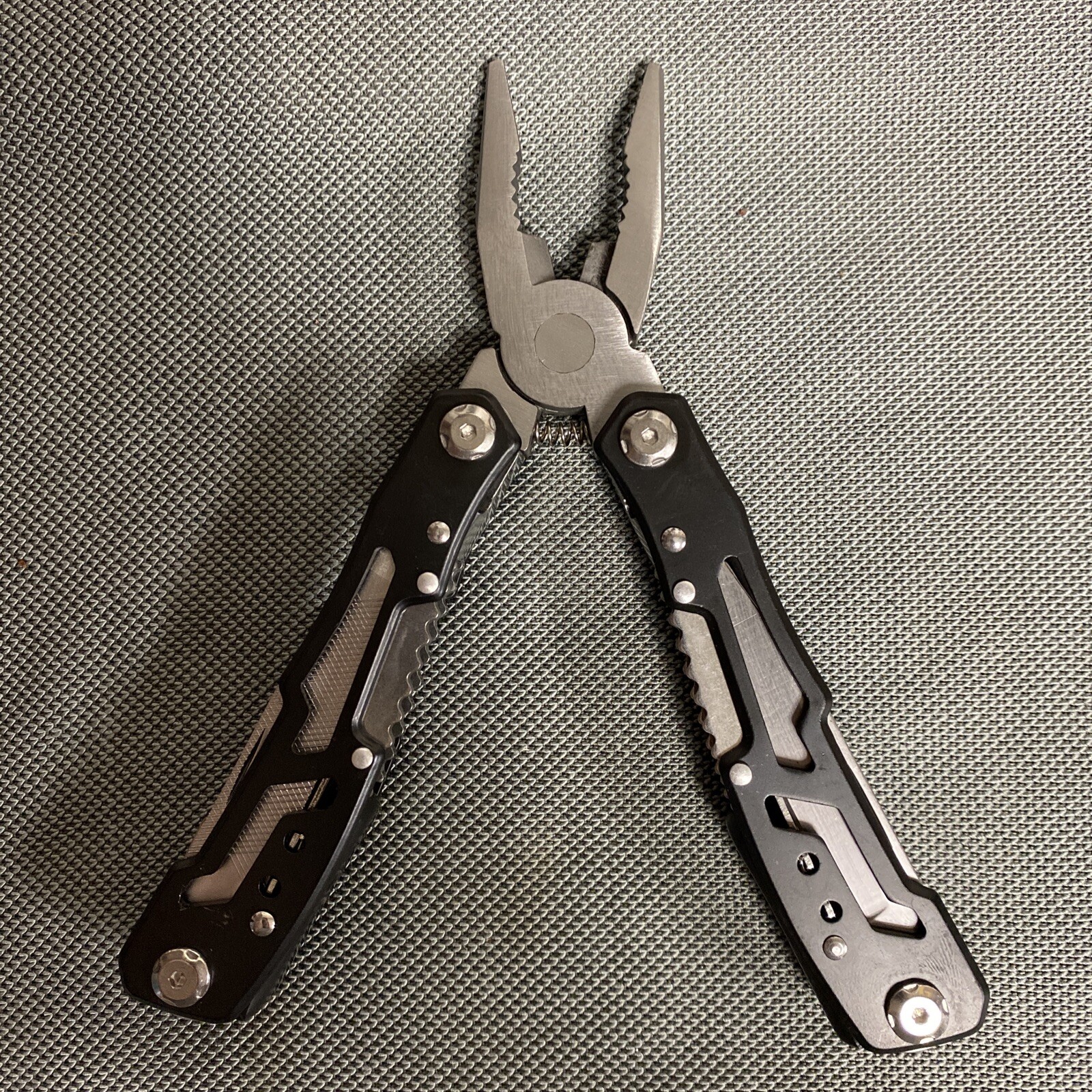 fangfo 14-in-1 Multitool-Everyday, Outdoor, Survival, Camping, Hunting & Hiking