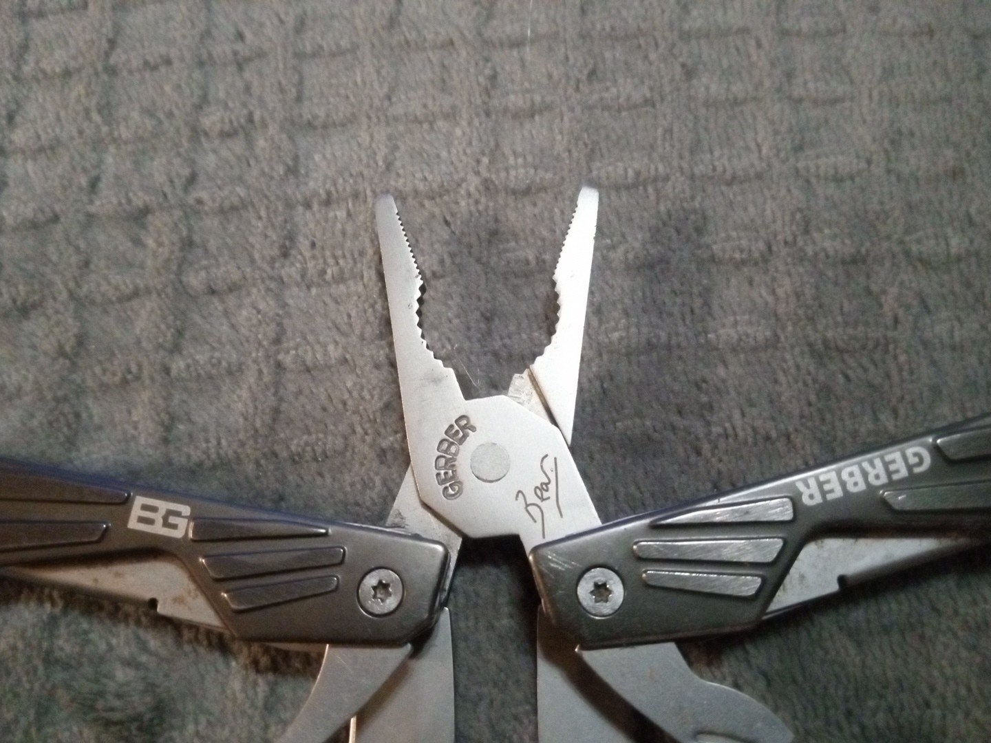 Gerber Bear Grylls Multi Tool Pocket Knife Great Condition Saw Pliers Knife Ect