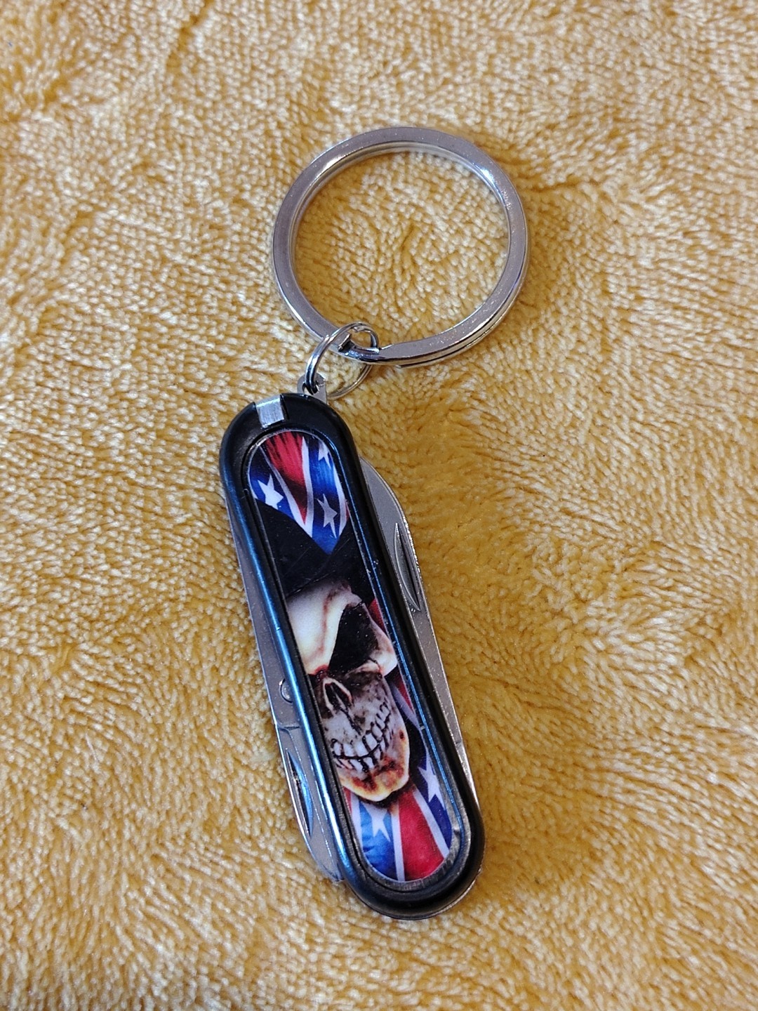Mini Multi-Tool Keychain Pocket Knife – Skull Art w/ Stars & Stripes – 7 Tools