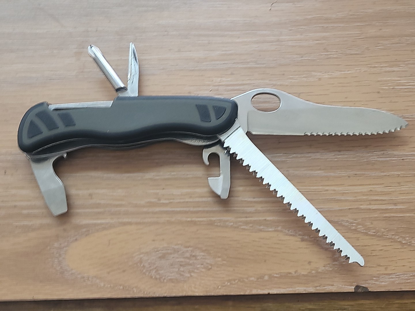 Victorinox German Army Knife GAK One Hand Trekker Multitool
