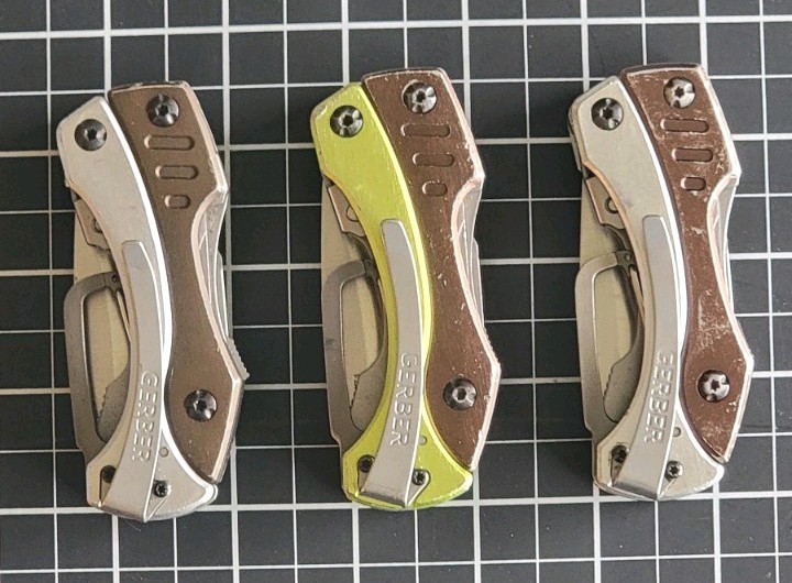 Gerber (3x) CRUCIAL Multi-Tools (1x Green, 2x Brown)