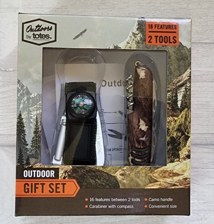 New Outdoor Gift Set by Totes camo multi-function pocket-knife carabiner camper