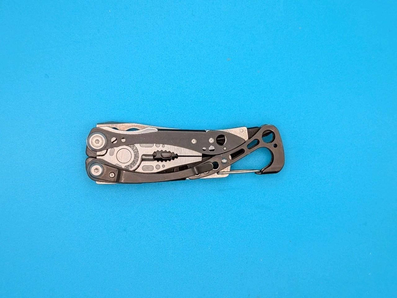Leatherman Skeletool CX Multitool Plain Edge Knife! WITH SHEATH!