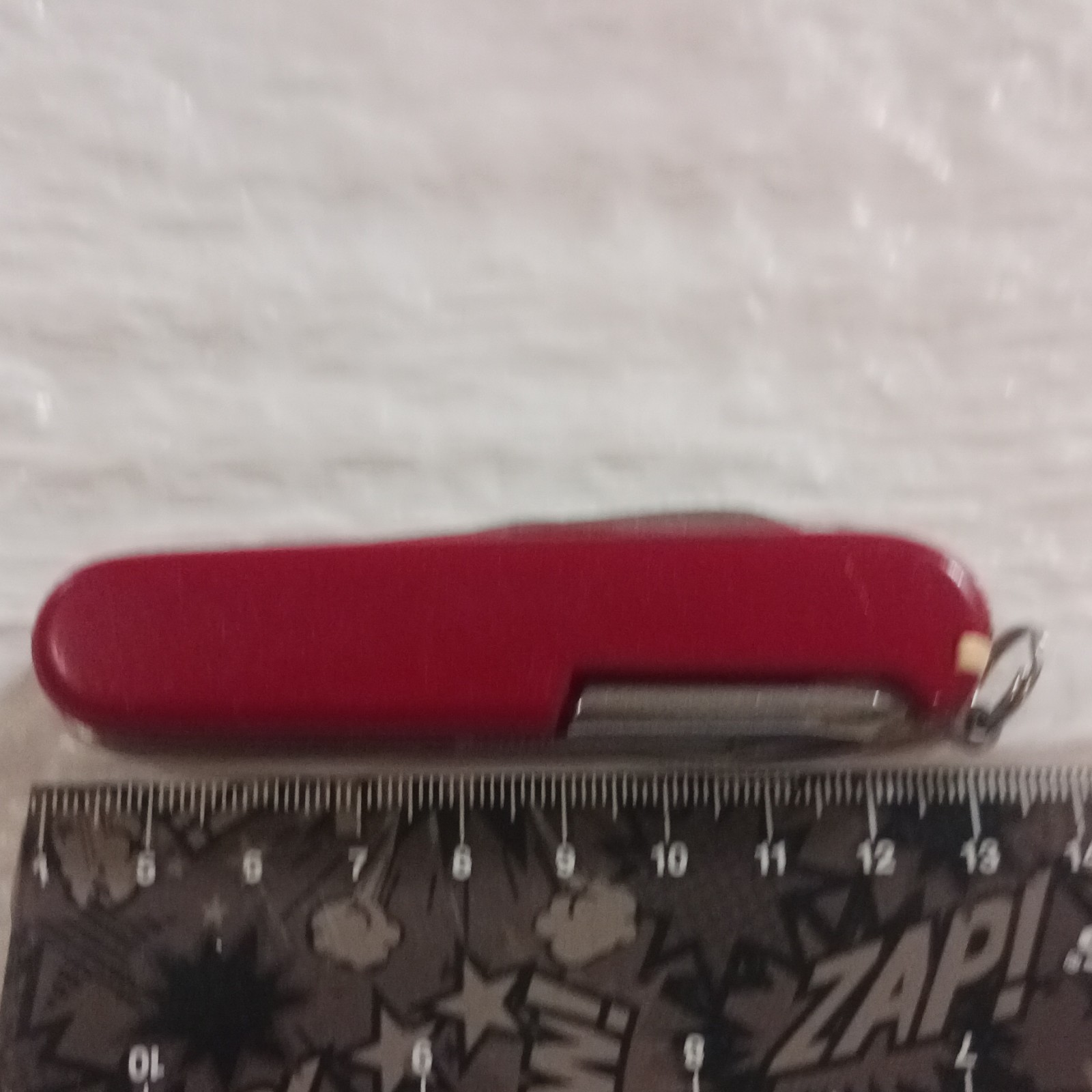 Victorinox Classic SD Swiss Army Multi-Tool Red 6-Tool Keyring 2in Blade