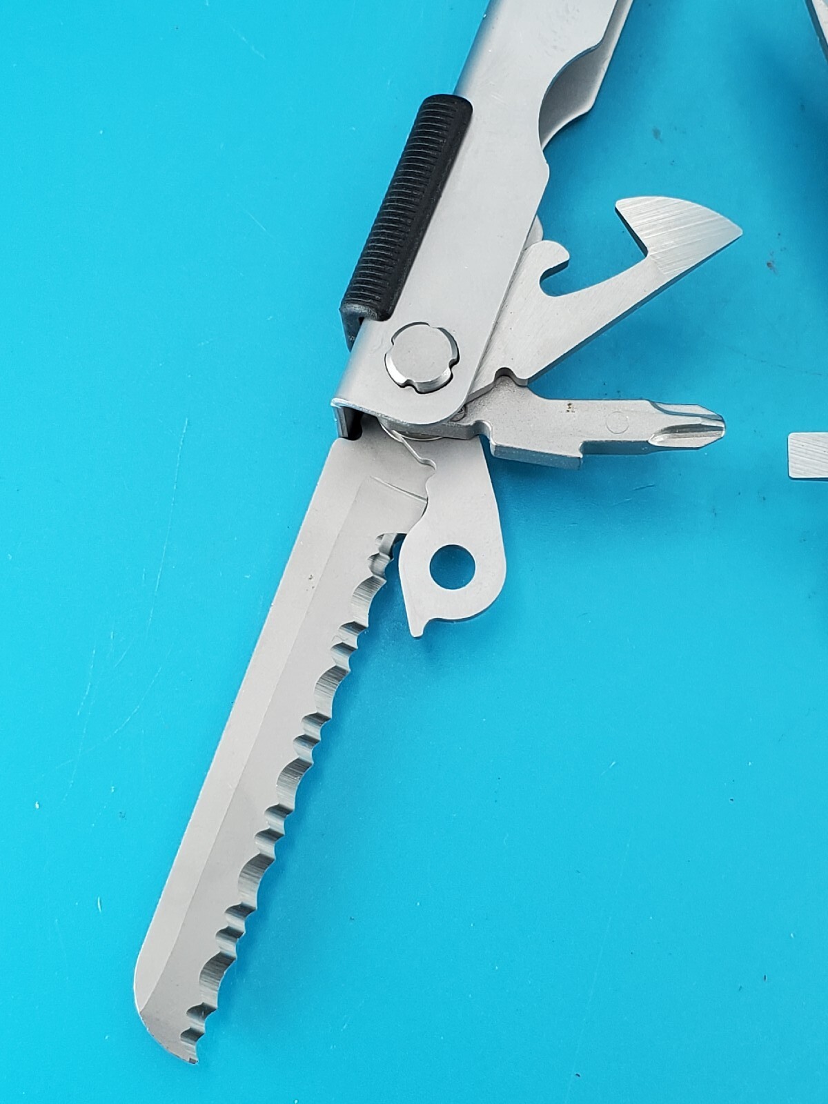 Gerber MP600 Silver Multi-Tool Needle Nose Pliers!