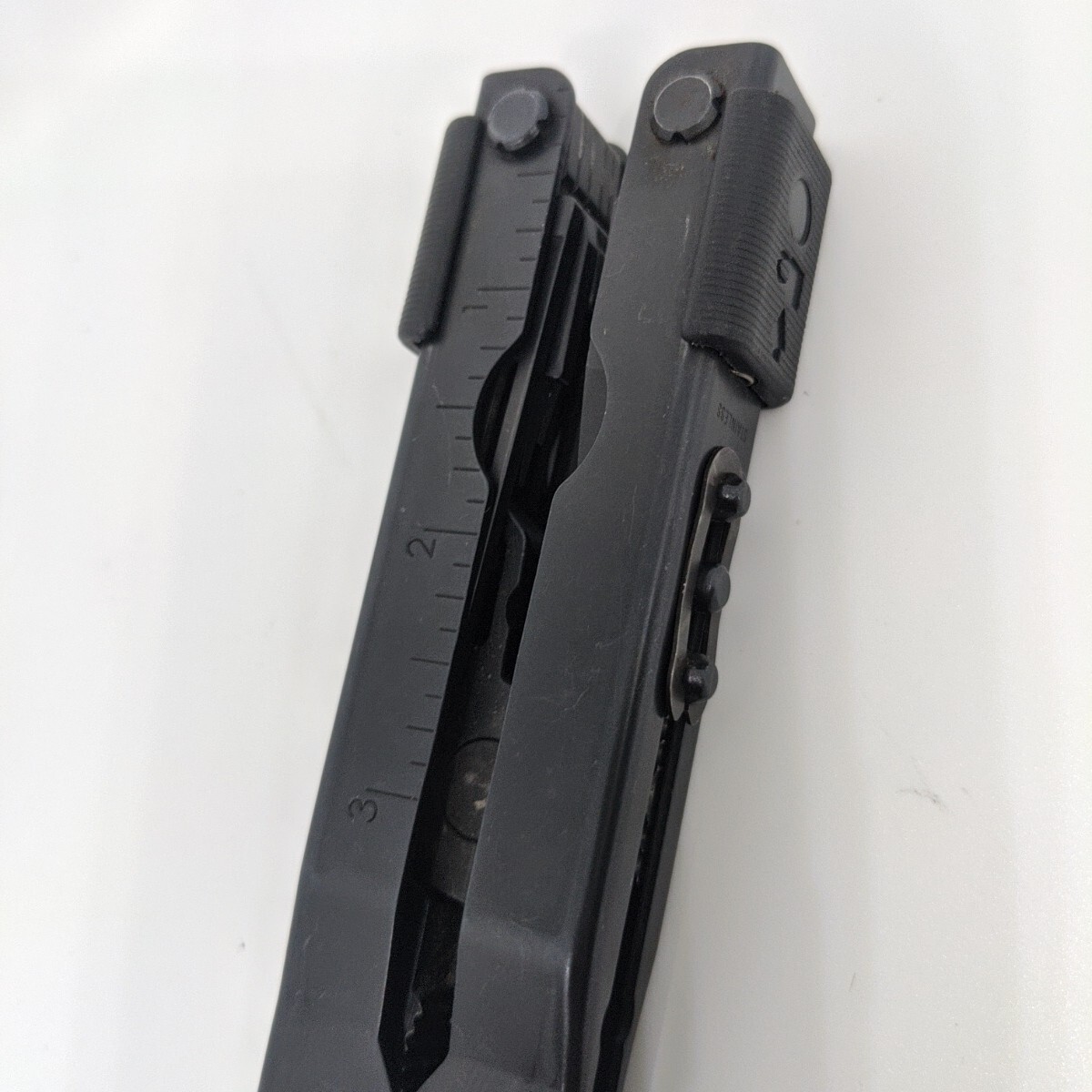 Gerber Gear MP600 14-in-1 Multi Tool Knife Pliers Wire Crimper Screwdriver &More