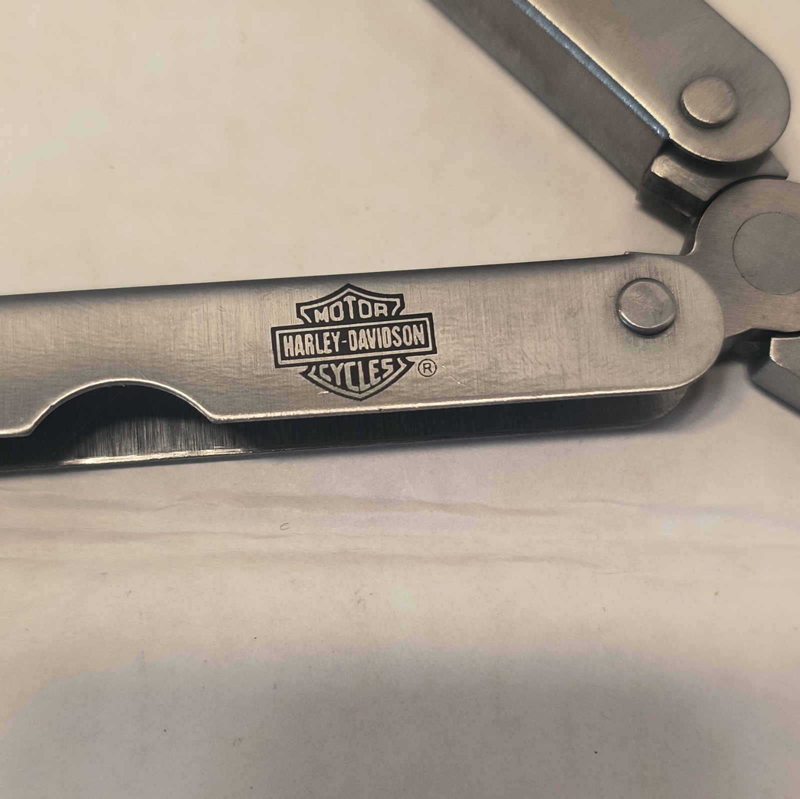 Harley-Davidson Stainless Steel 7-in-1 Multi-Tool Pliers Knife 2in Blade