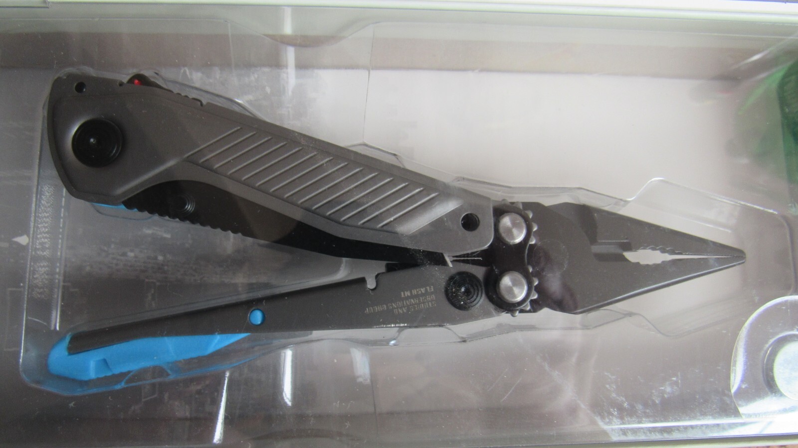SOG Flash MT 7 tool Multi-Tool CRYO D2 Blade Stainless Steel Handle BLUE CYAN